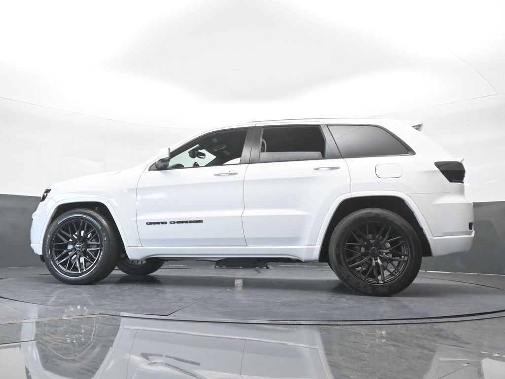 Used 2018 Jeep Grand Cherokee Altitude RWD image 55