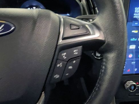 Used 2024 Ford Edge SEL image 33