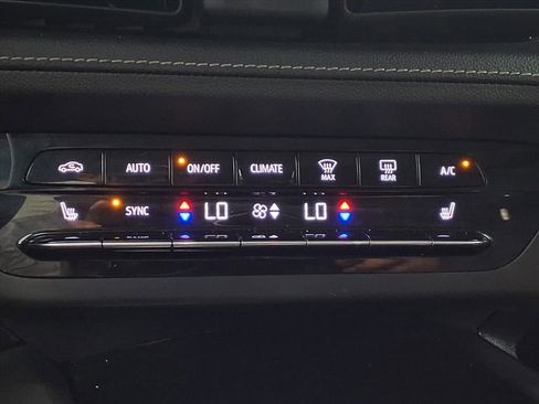 Used 2023 Buick Envision Essence w/ Sport Touring Package FWD image 6