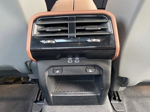 Used 2024 BMW 540i xDrive w/ Executive Package image 32