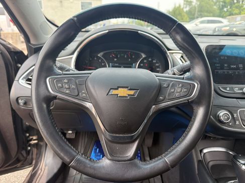 Used 2018 Chevrolet Malibu LT w/ Leather Package FWD image 23