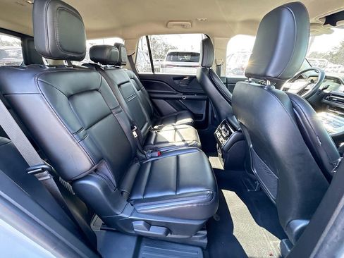 Used 2023 Lincoln Aviator 2WD image 29