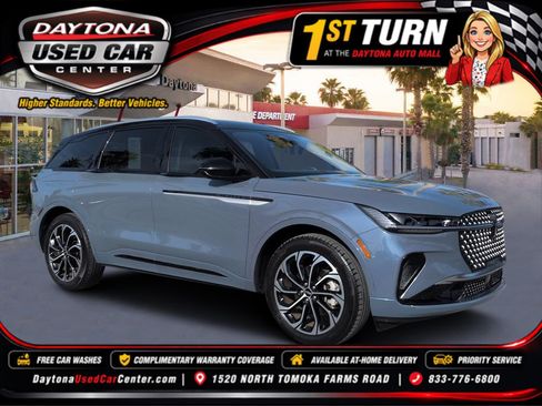 Used 2025 Lincoln Nautilus Reserve AWD/4WD image 1