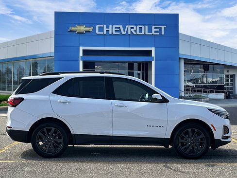 Used 2023 Chevrolet Equinox RS FWD image 5