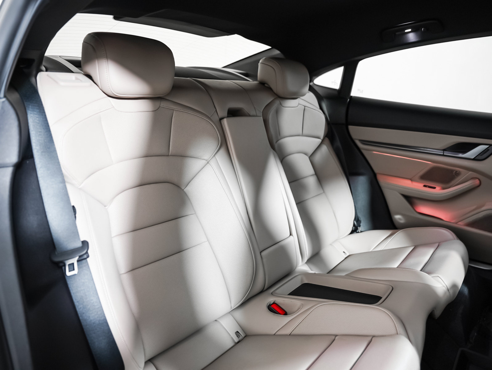 Certified 2025 Porsche Taycan w/ Premium Package AWD/4WD image 6