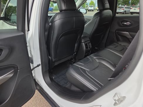 Used 2022 Jeep Cherokee Limited AWD/4WD image 20