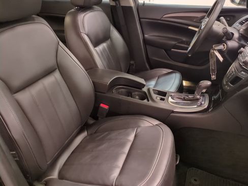 Used 2017 Buick Regal Sport Touring image 12