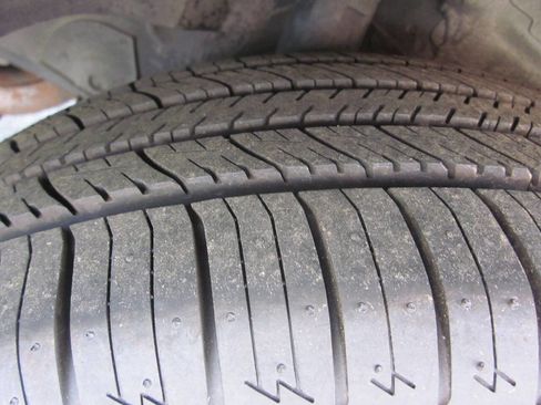 Used 2005 Ford Mustang Premium image 16