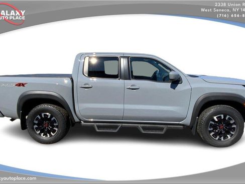 Used 2022 Nissan Frontier PRO-4X AWD/4WD image 4