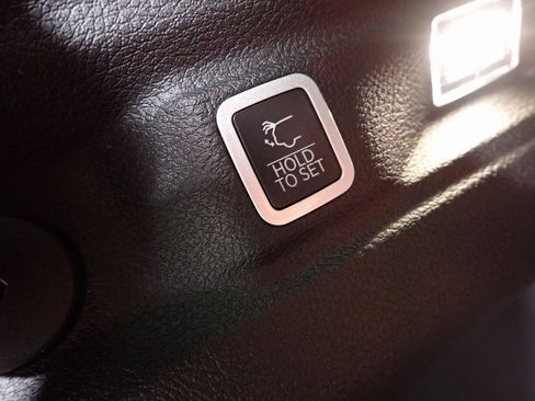 New 2025 Jeep Grand Cherokee L Limited image 15