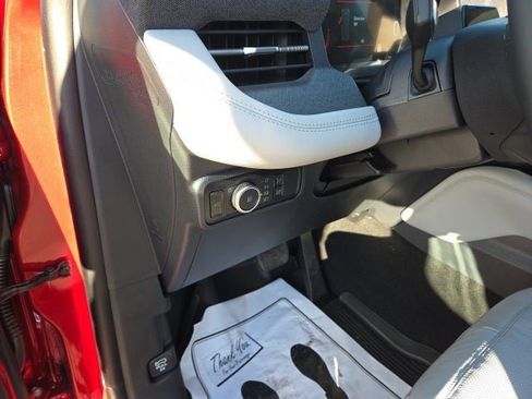 New 2026 Ford Explorer Platinum w/ LUX Leather Package image 21