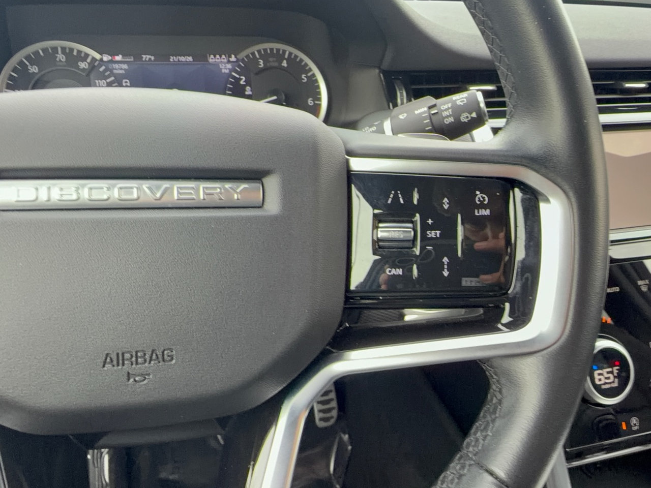 Used 2023 Land Rover Discovery Sport SE R-Dynamic AWD/4WD image 19