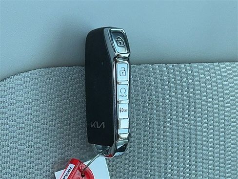 Certified 2025 Kia Niro EX Touring image 26