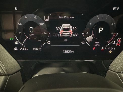 Used 2025 GMC Yukon XL Denali w/ Sun & Power Step Package image 24