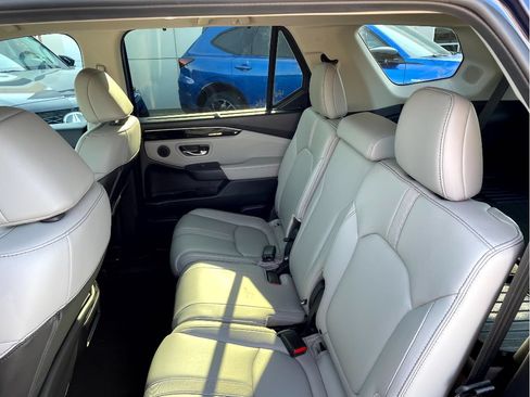 Used 2023 Honda Pilot Touring image 10