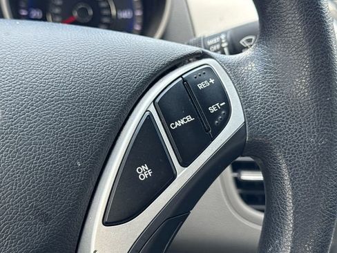Used 2012 Hyundai Elantra GLS FWD image 25
