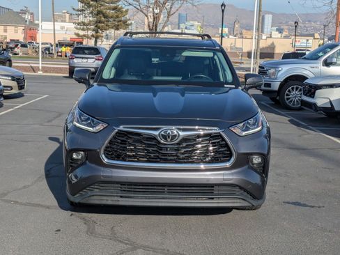 Used 2023 Toyota Highlander Limited image 11