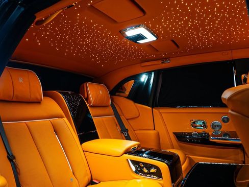 Used 2024 Rolls-Royce Phantom Sedan RWD image 43