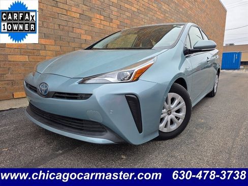 Used 2020 Toyota Prius LE image 1