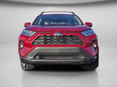 Used 2025 Toyota RAV4 XLE Premium image 3