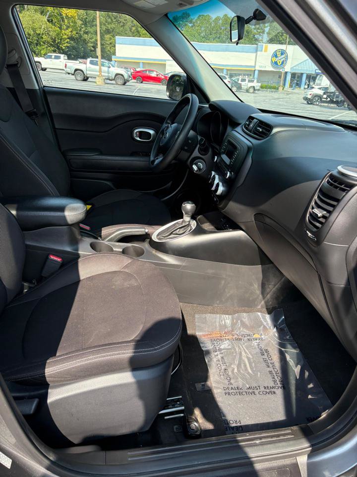 Used 2016 Kia Soul FWD image 17