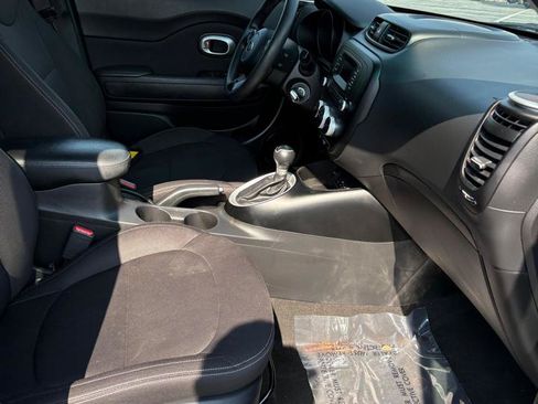 Used 2016 Kia Soul FWD image 17