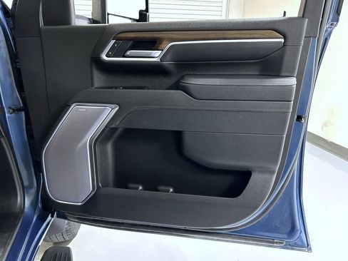 Certified 2026 Chevrolet Silverado 3500 High Country w/ Technology Package AWD/4WD image 17