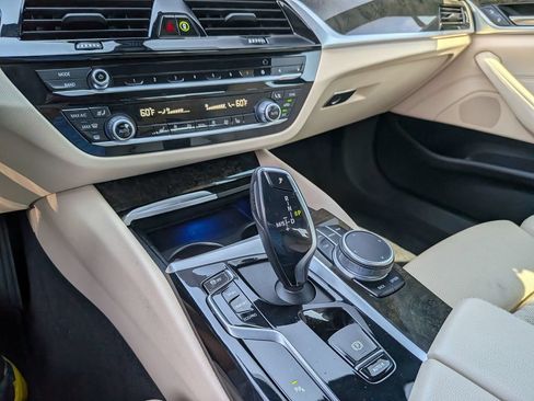 Used 2022 BMW 530i xDrive w/ Convenience Package AWD/4WD image 27