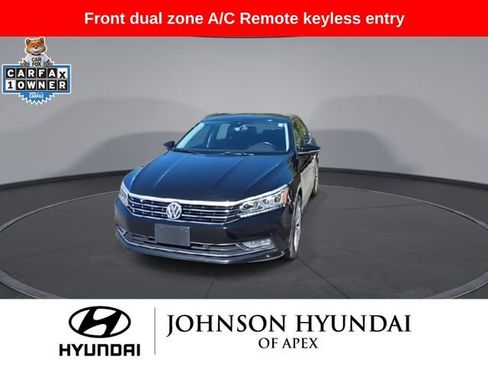Used 2016 Volkswagen Passat 1.8T SEL Premium image 3