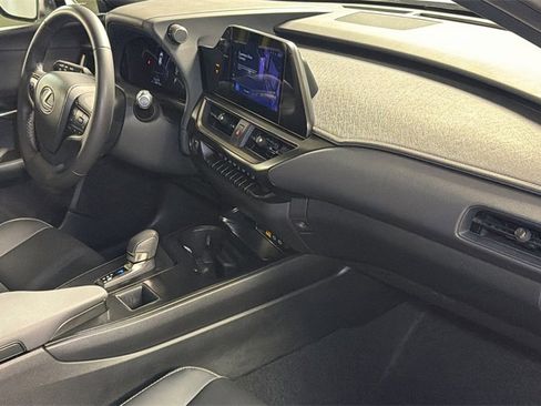 Used 2025 Lexus UX 300h AWD image 12