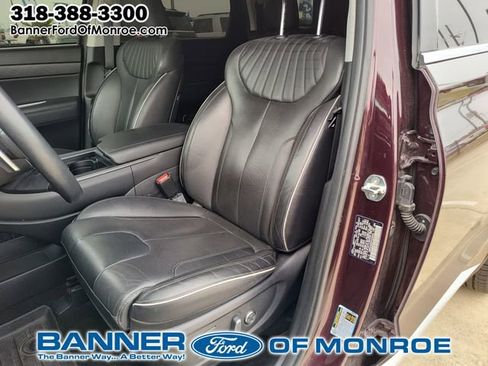Used 2023 Hyundai Palisade Limited w/ Cargo Package image 2