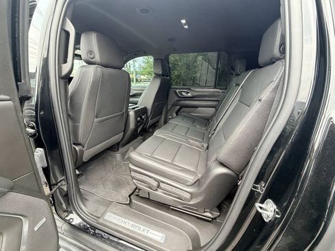 Used 2022 Chevrolet Suburban LT AWD/4WD image 44