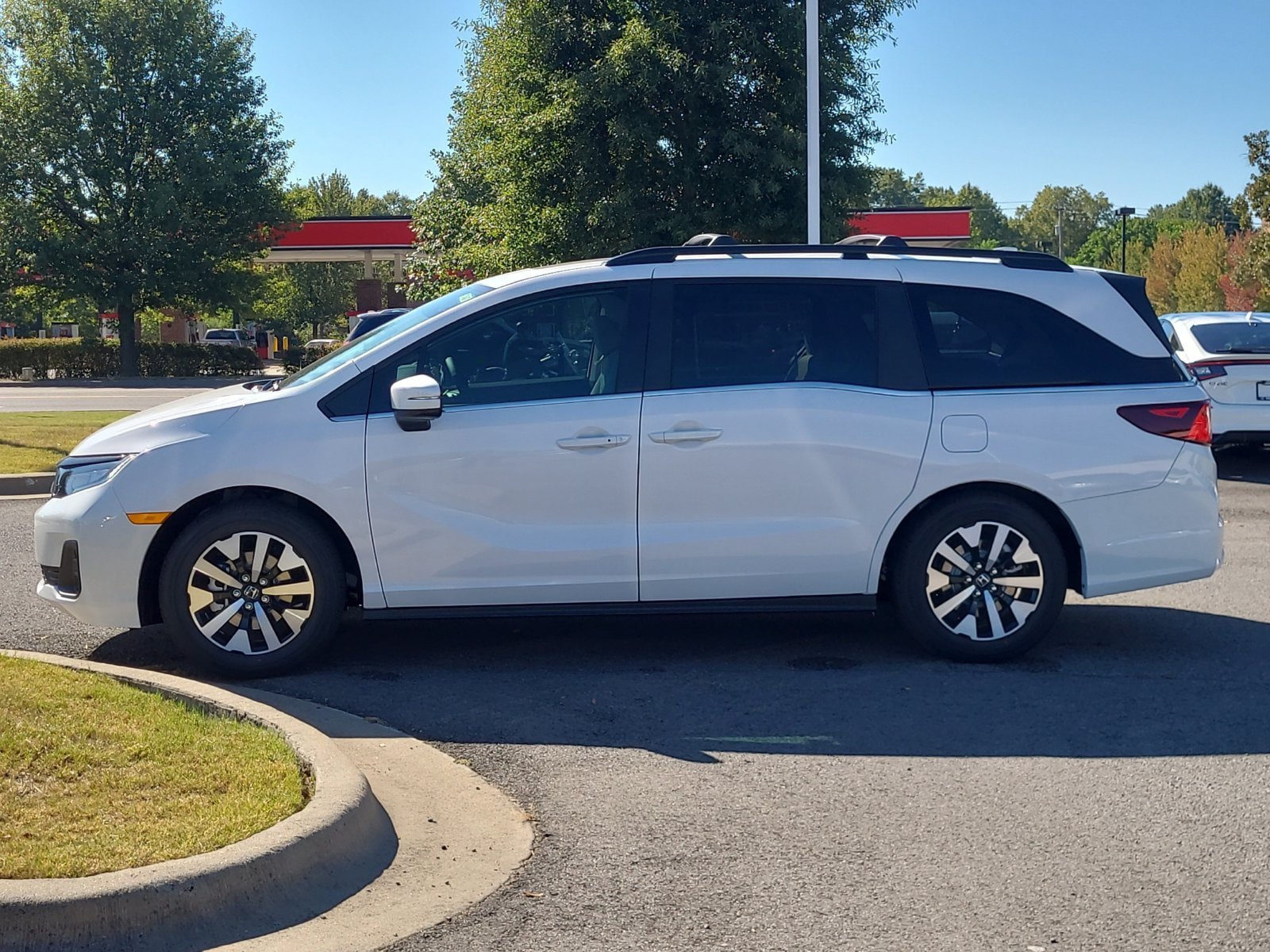 New 2027 Honda Odyssey EX-L image 6