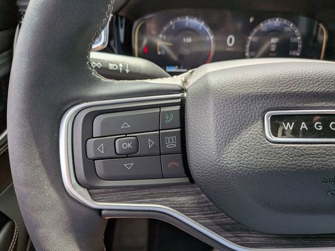 Used 2024 Jeep Wagoneer Series III w/ Convenience Group I AWD/4WD image 19