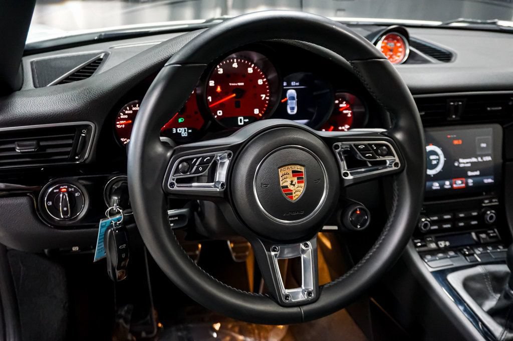 Used 2018 Porsche 911 Carrera image 11