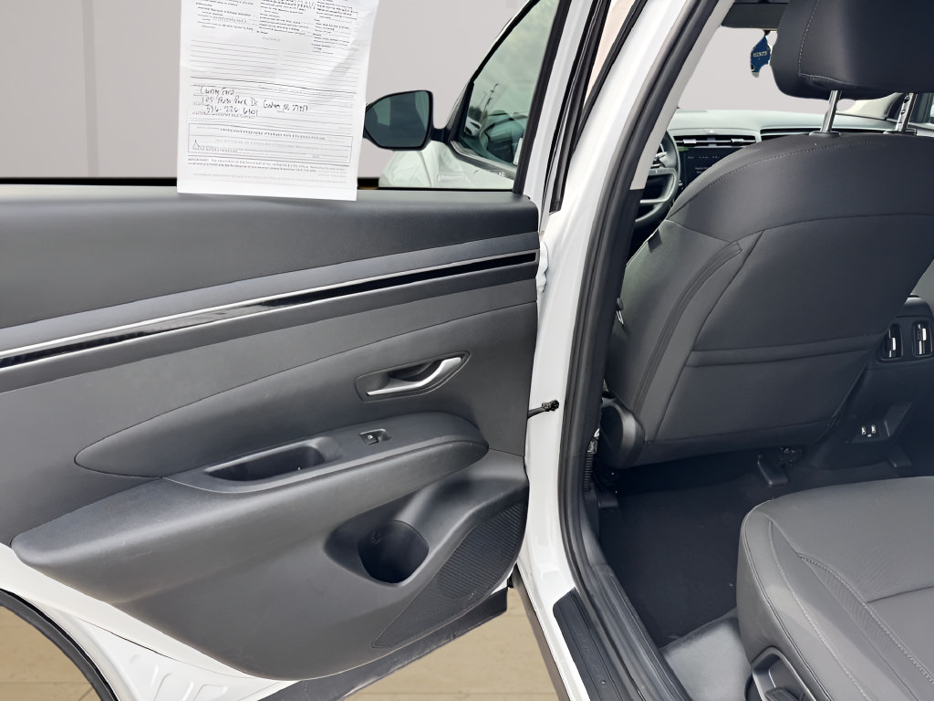 Used 2023 Hyundai Tucson SEL FWD image 30
