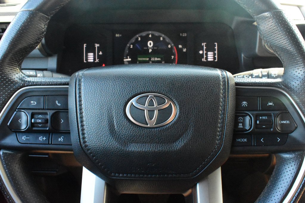 Used 2025 Toyota 4Runner SR5 AWD/4WD image 11