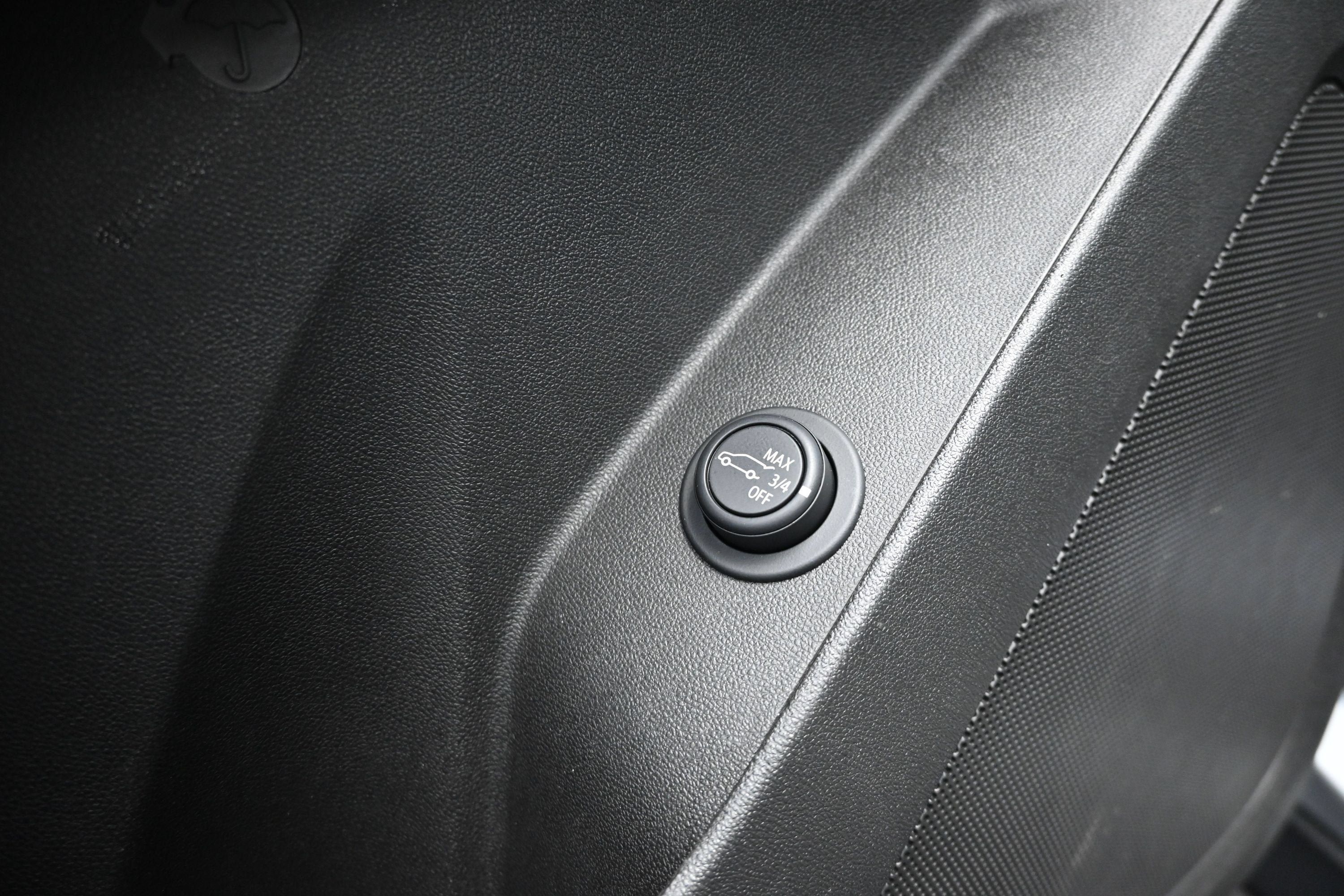 Certified 2023 Chevrolet Equinox RS FWD image 27