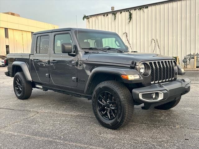 Used 2023 Jeep Gladiator Sport AWD/4WD image 2