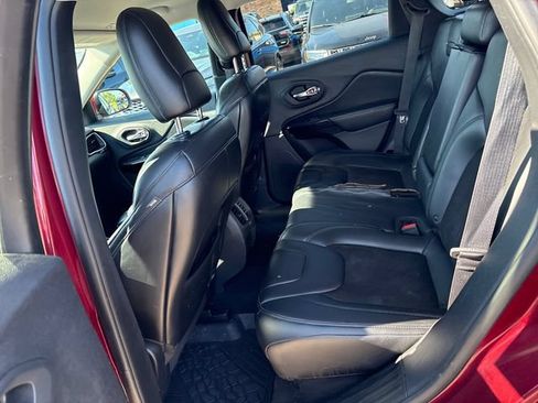 Used 2019 Jeep Cherokee Latitude Plus AWD/4WD image 20