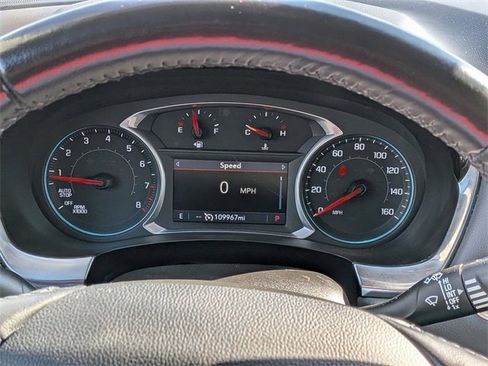 Used 2021 Chevrolet Traverse LT image 21