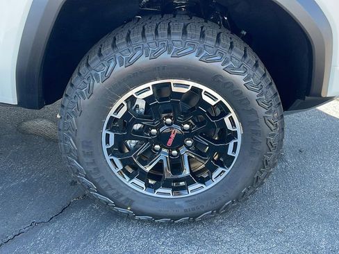 New 2026 GMC Canyon AT4 w/ Technology Plus Package AWD/4WD image 9