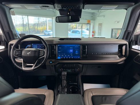 Used 2023 Ford Bronco Wildtrak image 18