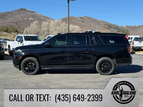 Used 2023 Chevrolet Suburban RST w/ Sport Performance Package AWD/4WD image 2
