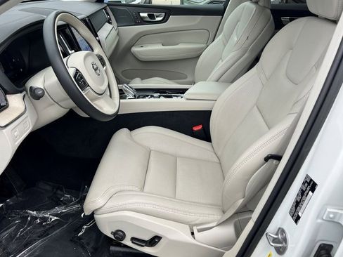 Certified 2022 Volvo XC60 B5 Inscription w/ Advanced Package image 25