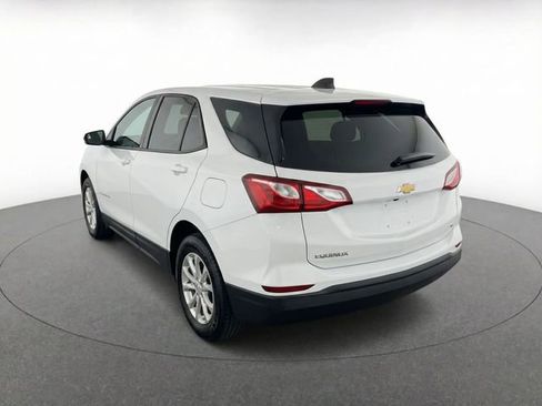 Used 2019 Chevrolet Equinox LS w/ LS Convenience Package image 3