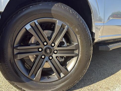 Used 2022 Ford F150 Lariat w/ Equipment Group 502A High image 9