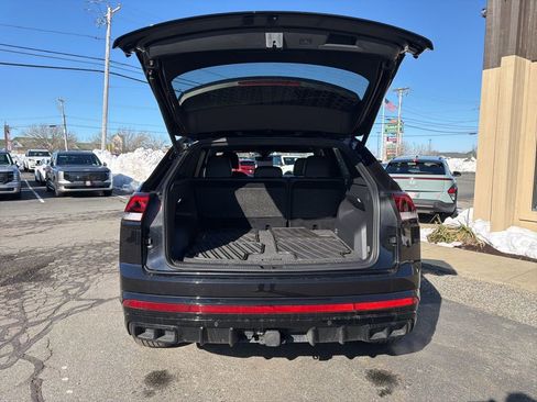 Used 2025 Volkswagen Atlas Cross Sport SEL R-Line image 37