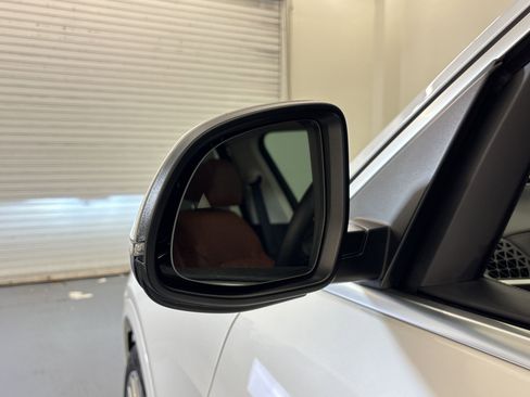 Certified 2024 BMW X7 xDrive40i image 19