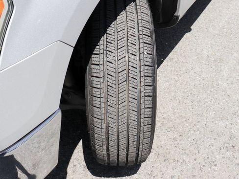 Used 2010 Ford F150 XLT image 32